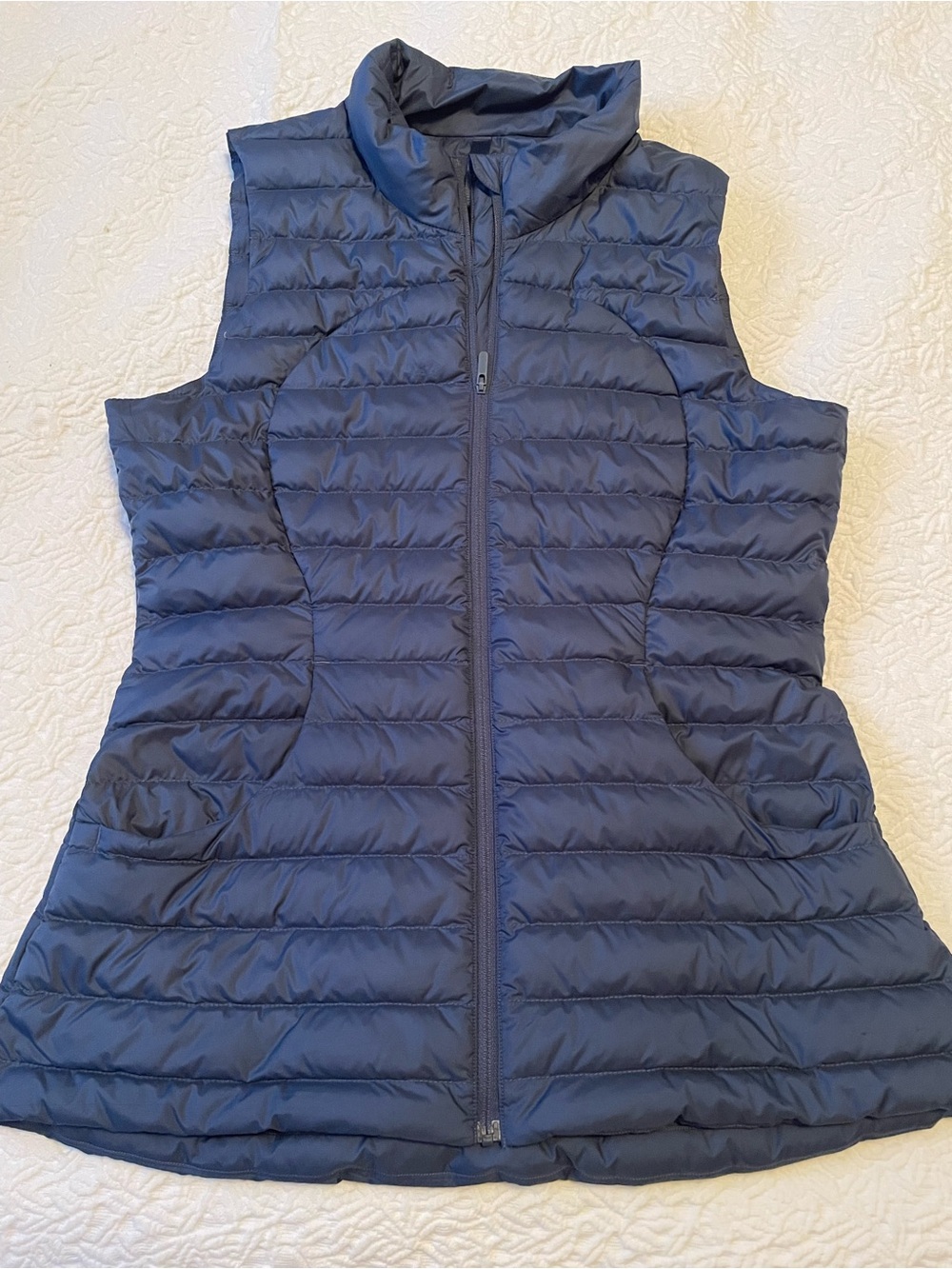 Women's Lululemon Navy Quilted Puffer Vest - Lightweight Sleeveless Jacket